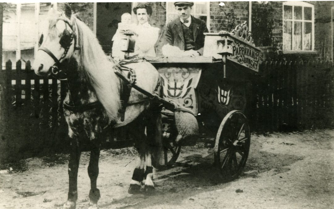 Ponies & carts on Southend Rd